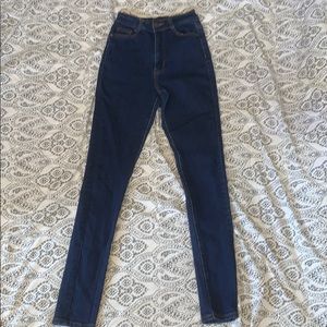 High waisted skinny jeans.